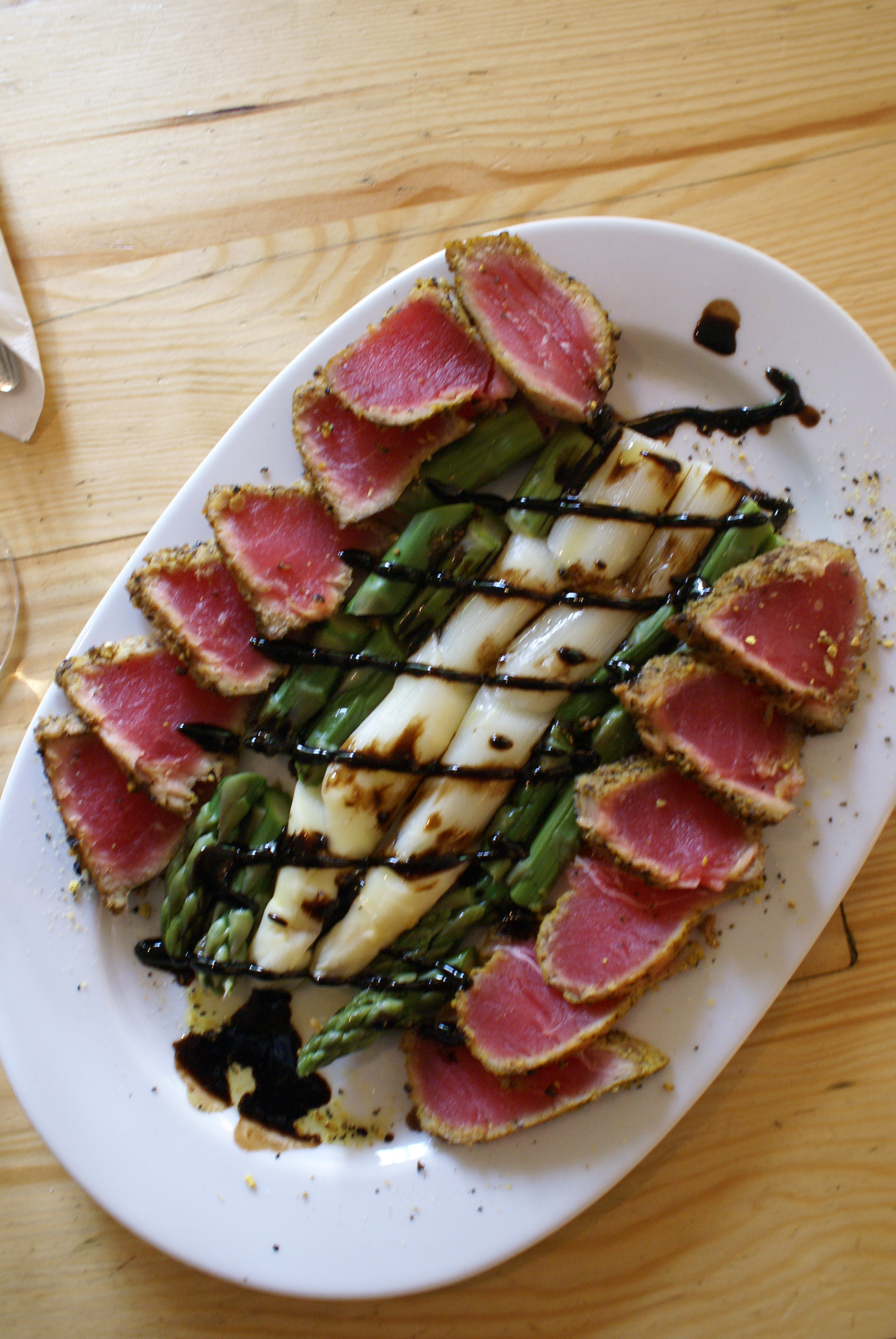 Mielżyński Bud Break 2011 tuna & asparagus